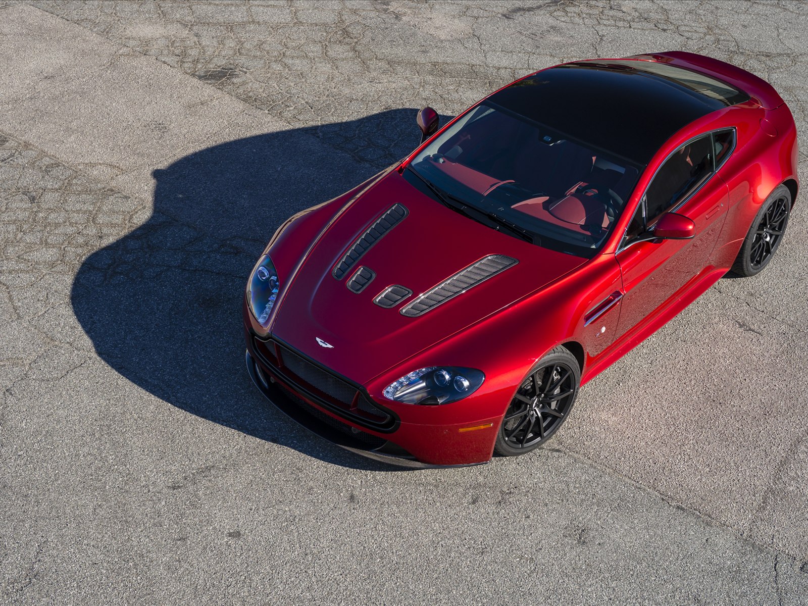 Aston Martin V12 Vantage S 2014
